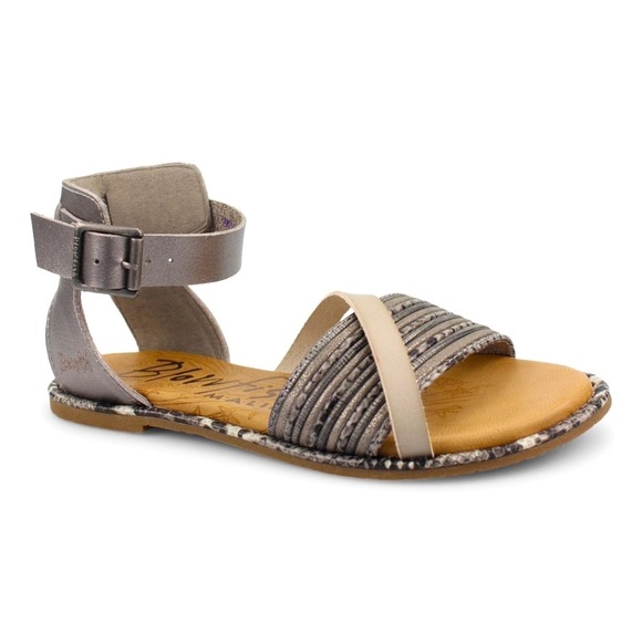 Blowfish Shoes - NIB Women’s BLOWFISH Rosey sandals- smoke multi/pewter color. Size 9